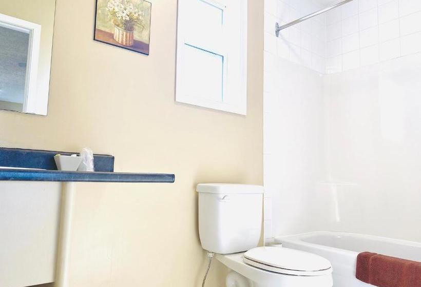 Twilight Country Motel