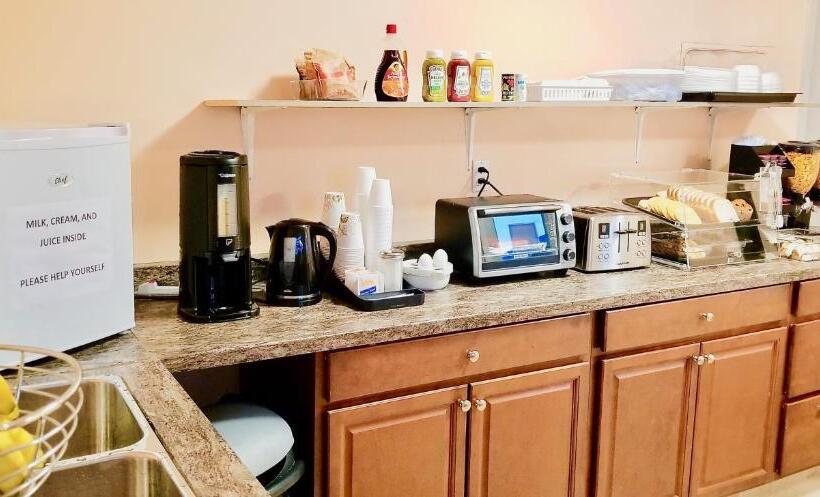 Twilight Country Motel