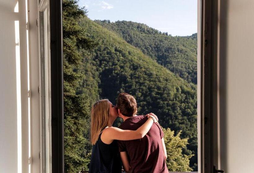 Wild Valley Hostel   Villa Edera
