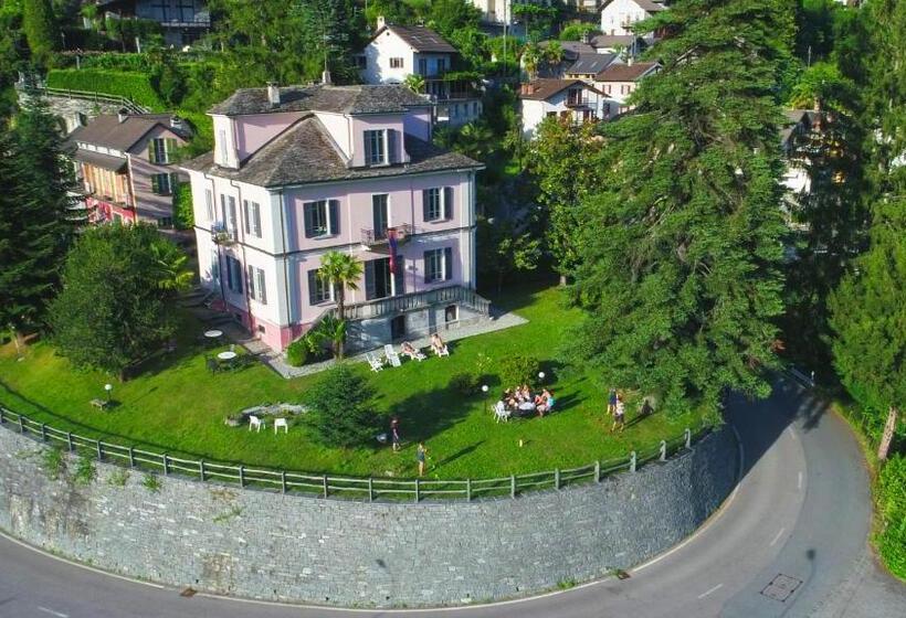 Wild Valley Hostel   Villa Edera