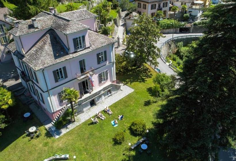 Wild Valley Hostel   Villa Edera