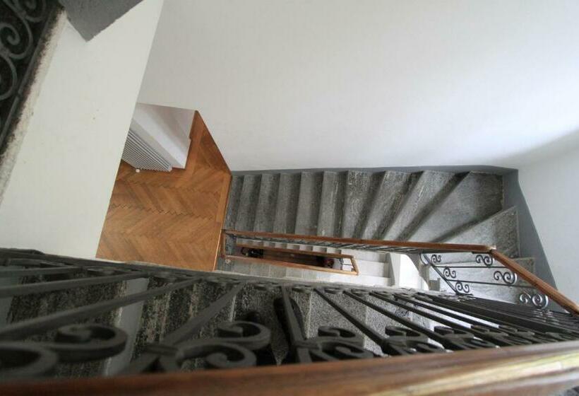 Wild Valley Hostel   Villa Edera