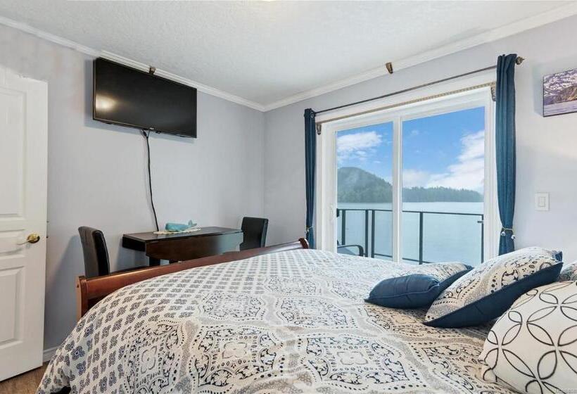 הוסטל The Oceanfront Inn On Stephens Bay