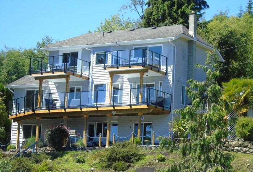 Общежитие The Oceanfront Inn On Stephens Bay