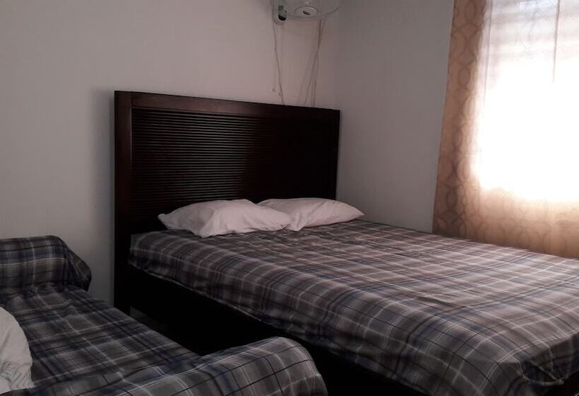 فندق صغير Tourist Center Of  Tours Of Panamá