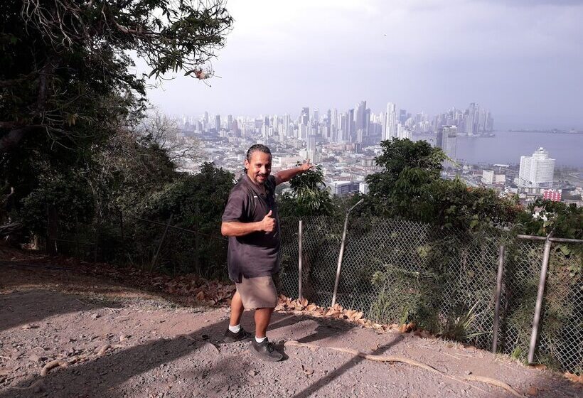 فندق صغير Tourist Center Of  Tours Of Panamá