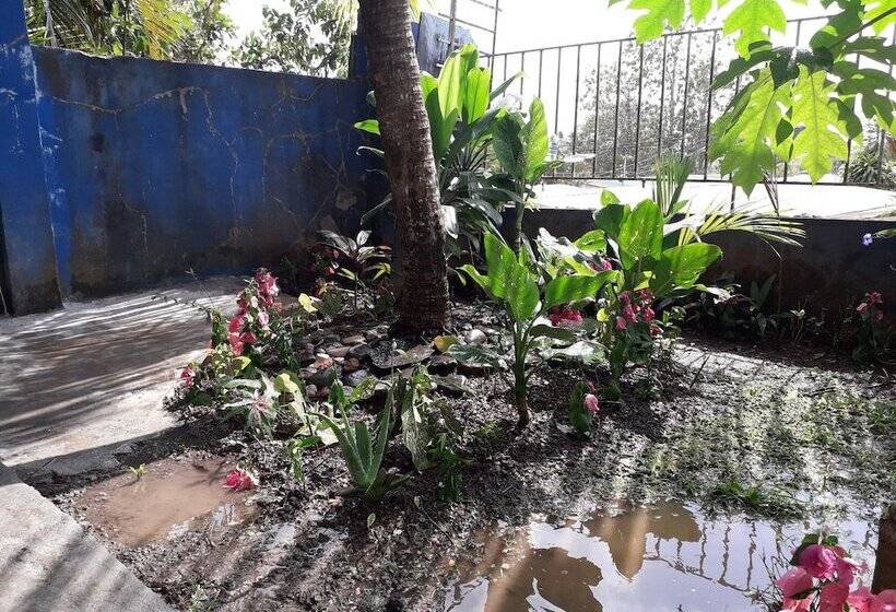 فندق صغير Tourist Center Of  Tours Of Panamá