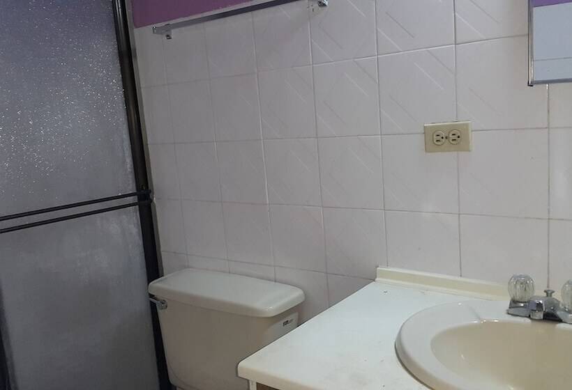 فندق صغير Tourist Center Of  Tours Of Panamá