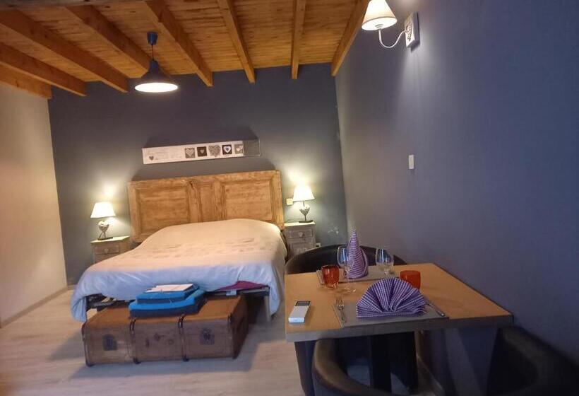 مبيت وإفطار Les Chambres De La Cour