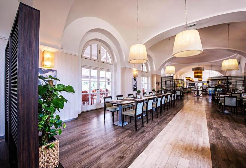 مبيت وإفطار Pannónia Golf & Country Club