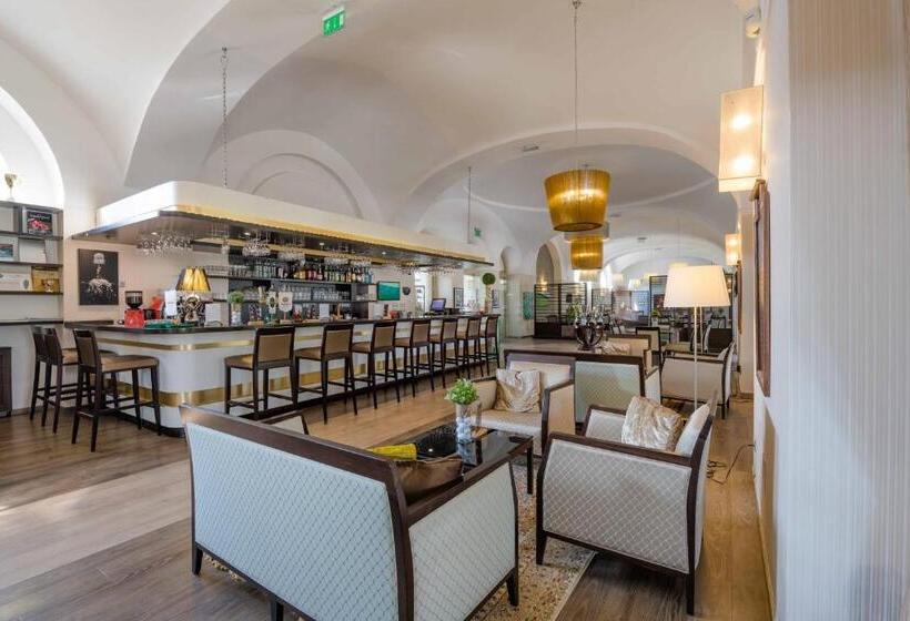 مبيت وإفطار Pannónia Golf & Country Club