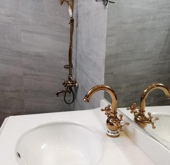 Hotel شاليهات العرسان بمسبح وبدون مسبح بمحايل عسير ترقش