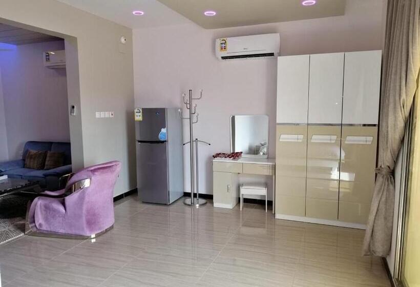 Hotel شاليهات العرسان بمسبح وبدون مسبح بمحايل عسير ترقش