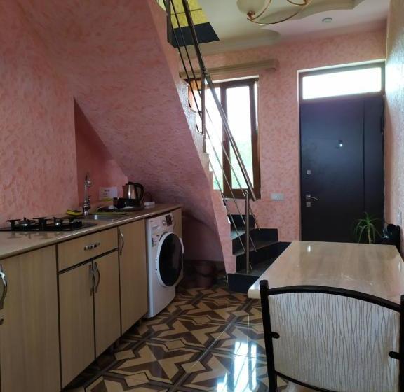 Alex Hotel In Shinuhayr