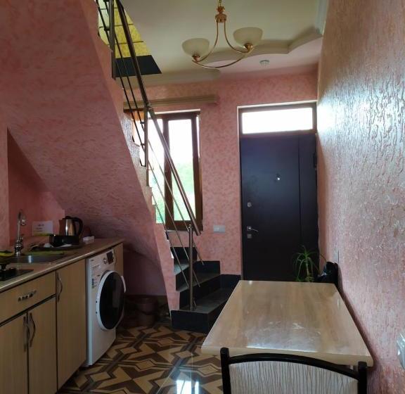 Alex Hotel In Shinuhayr