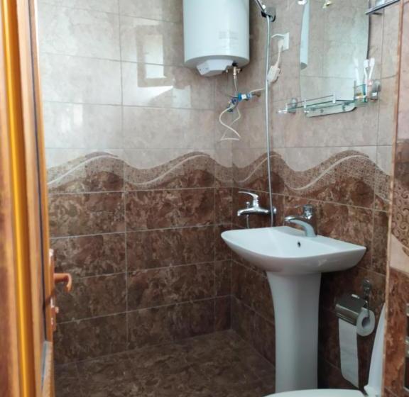 Alex Hotel In Shinuhayr