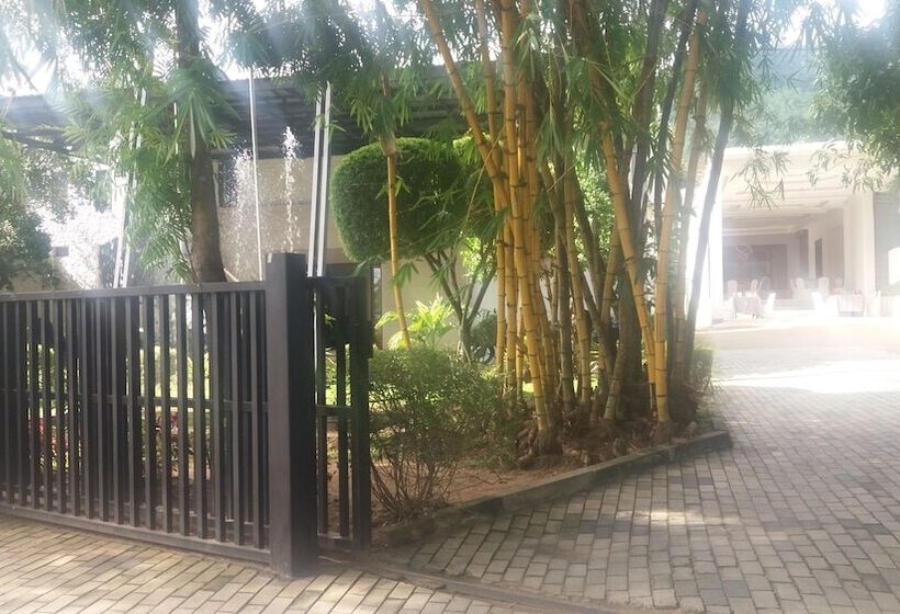 Отель Asliya Regency