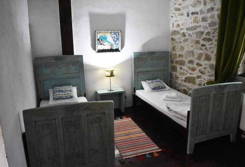 Отель Casa Thea Cheile Nerei