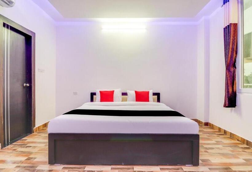 فندق Collection O Pratik Inn
