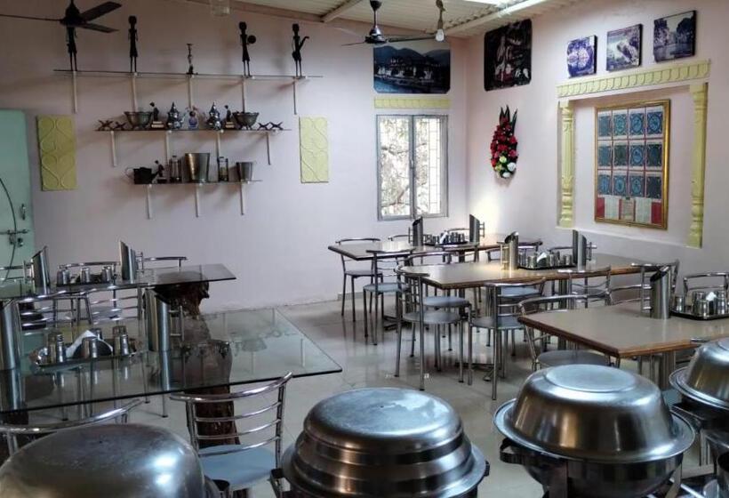 בית מלון כפרי Dirghayu Farms Agri Resort Pvt Ltd