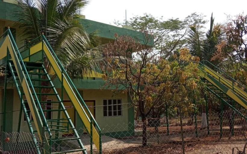 בית מלון כפרי Dirghayu Farms Agri Resort Pvt Ltd