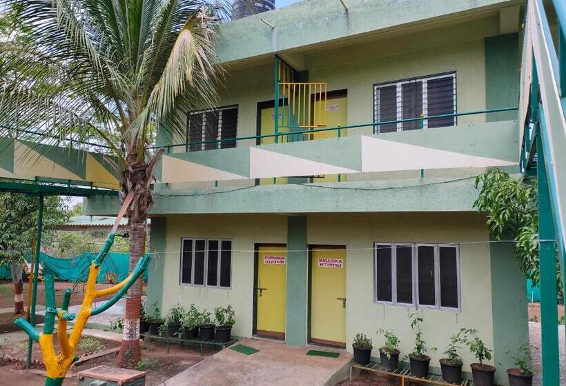 فندق Dirghayu Farms Agri Resort Pvt Ltd