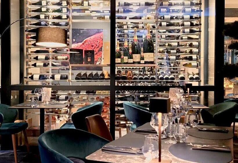 Отель Domaine De La Résidence   Hôtel, Spa & Restaurant