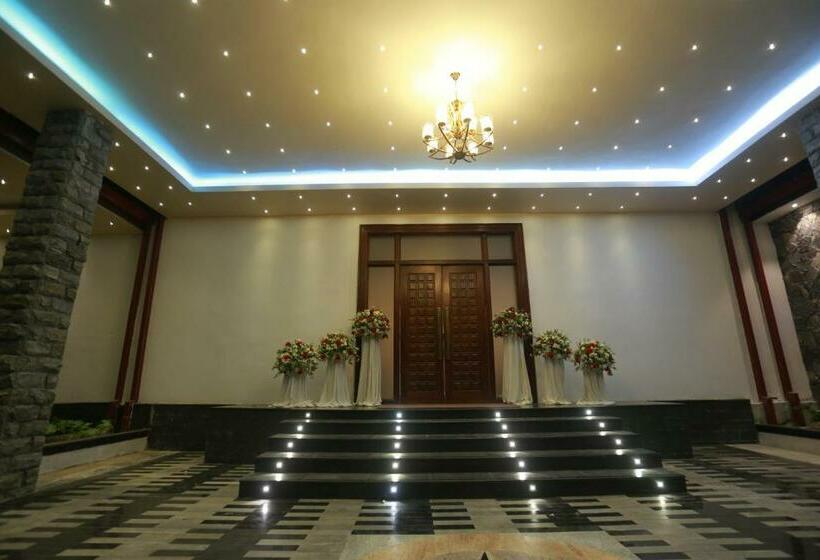 Отель Earl's Red Kurunegala