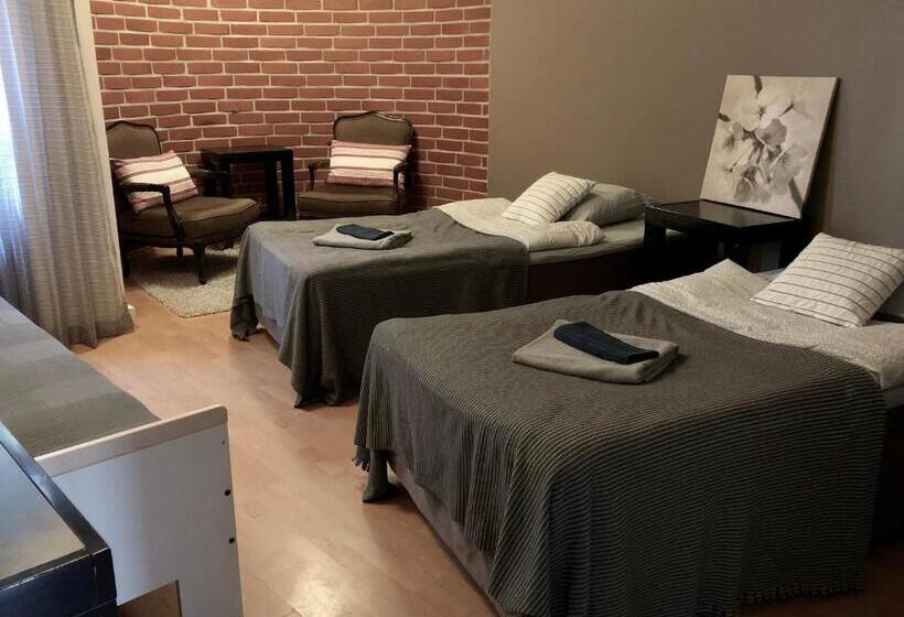 בית מלון כפרי & Hostel Silmu