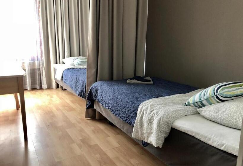 בית מלון כפרי & Hostel Silmu