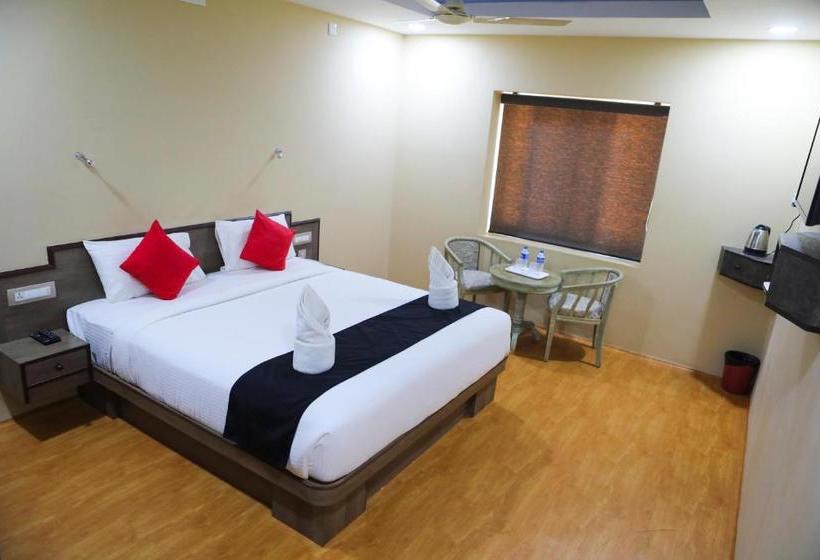 בית מלון כפרי Kalpana Residency