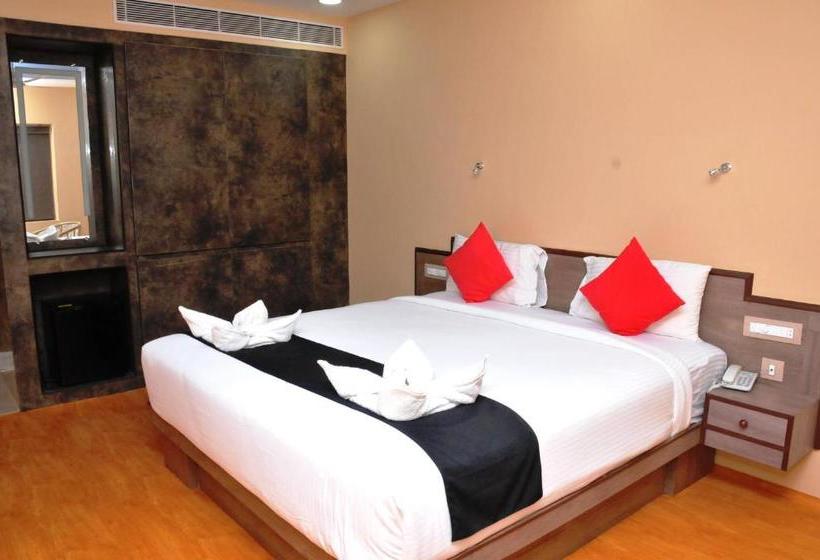 בית מלון כפרי Kalpana Residency