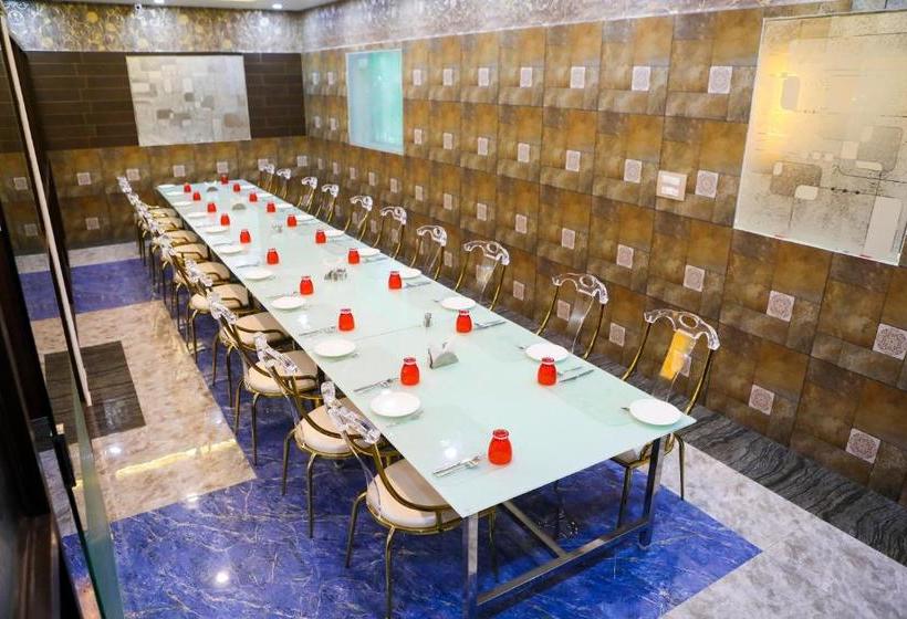 בית מלון כפרי Kalpana Residency