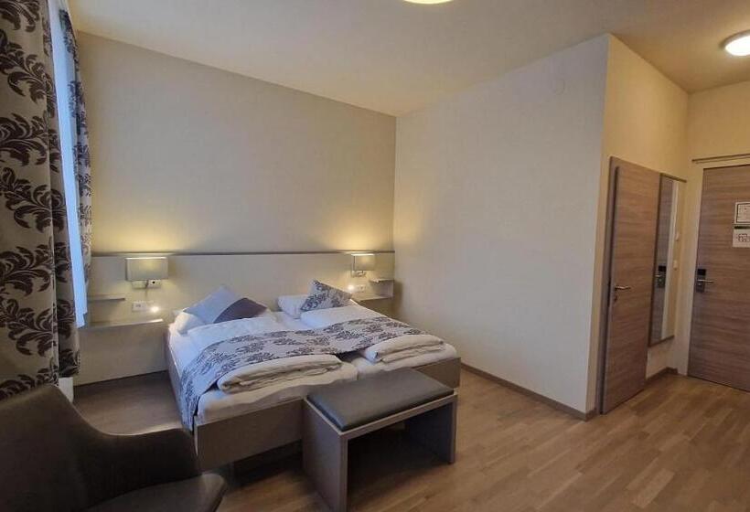 בית מלון כפרי Kirchenwirt In Maria Schutz