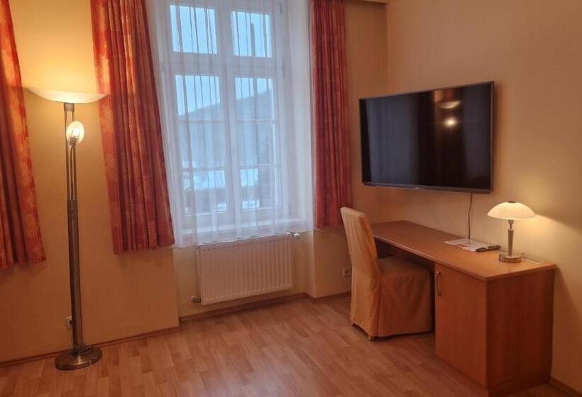 בית מלון כפרי Kirchenwirt In Maria Schutz