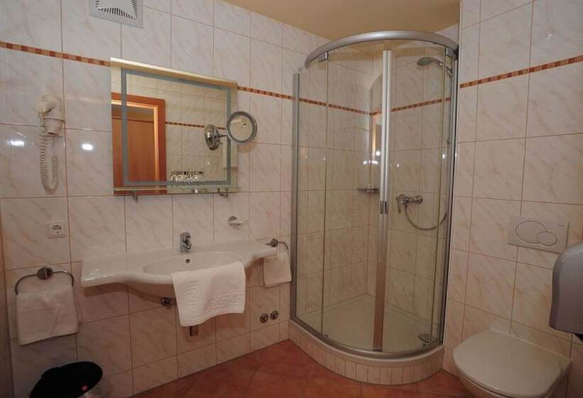 בית מלון כפרי Kirchenwirt In Maria Schutz