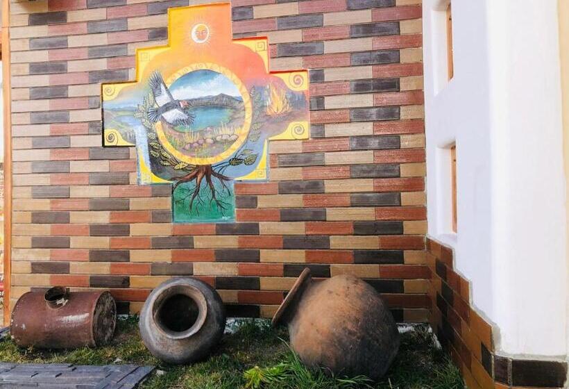 هتل Martita's House Hostal