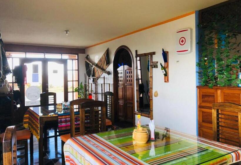 هتل Martita's House Hostal