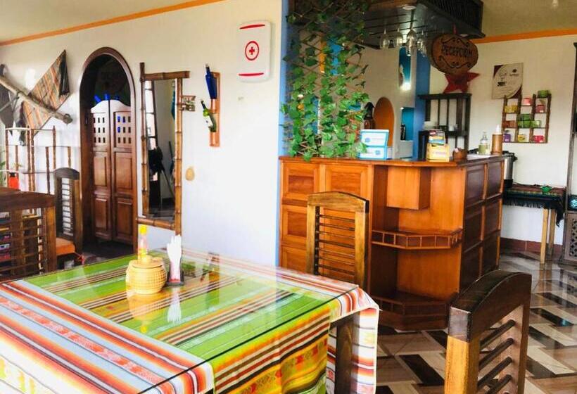 هتل Martita's House Hostal