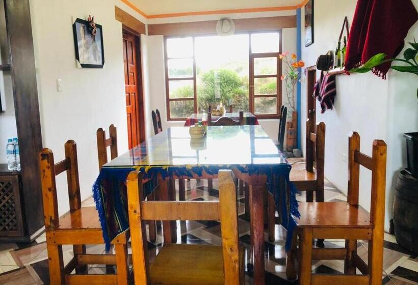 هتل Martita's House Hostal