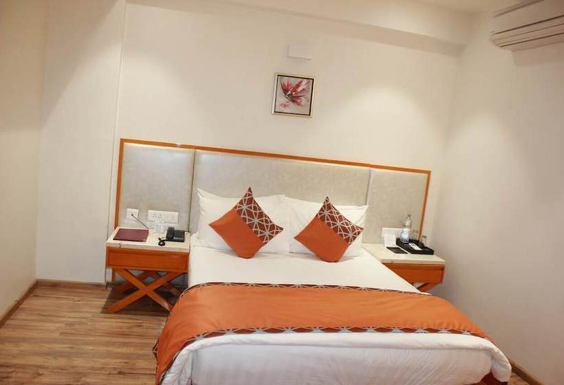 Mastiff Hotel Becharaji By Othpl