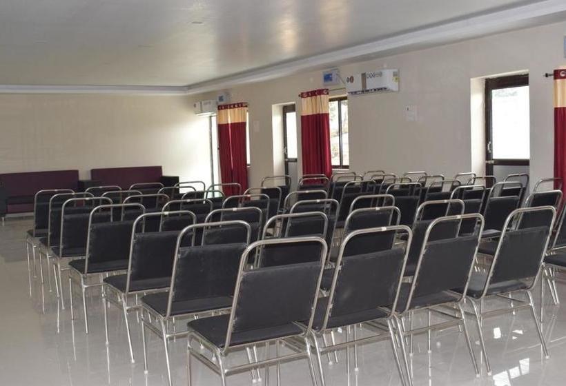 בית מלון כפרי Ornate Resort