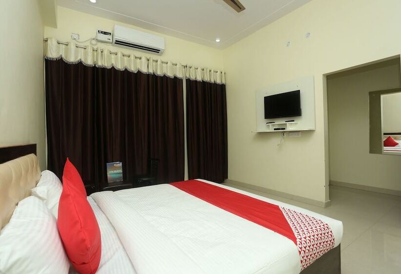 فندق Oyo 16995 Sr Blessings