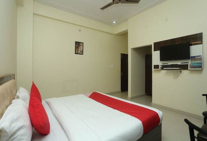 فندق Oyo 16995 Sr Blessings