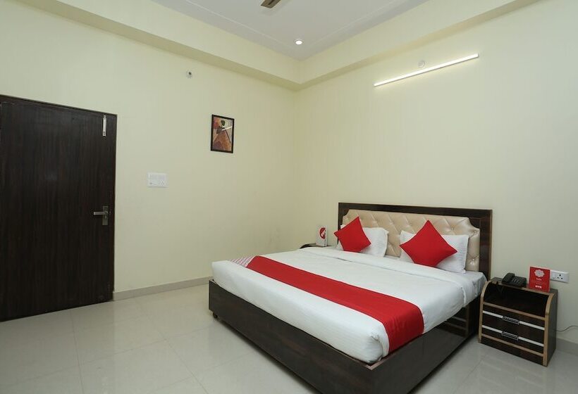 فندق Oyo 16995 Sr Blessings