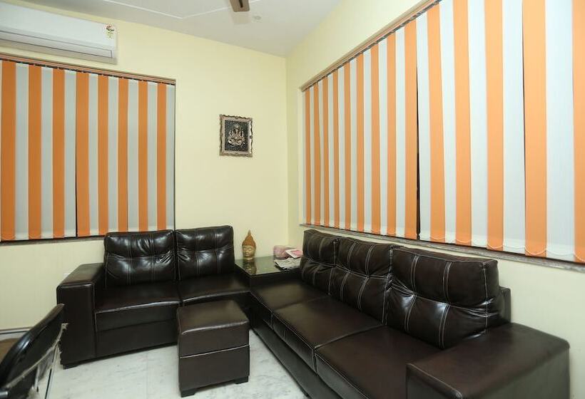 فندق Oyo 16995 Sr Blessings