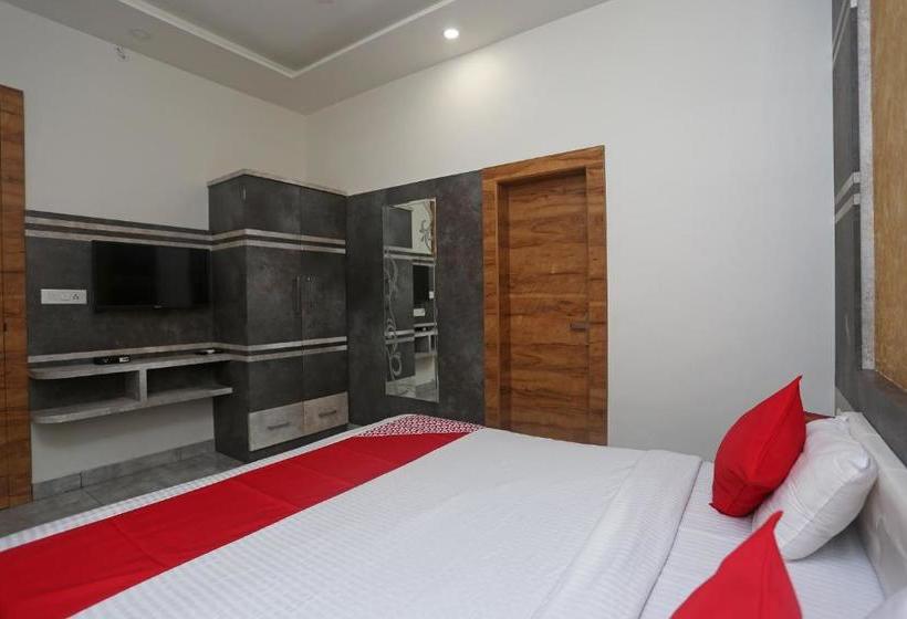 בית מלון כפרי Oyo 17312 Tandoori Veg