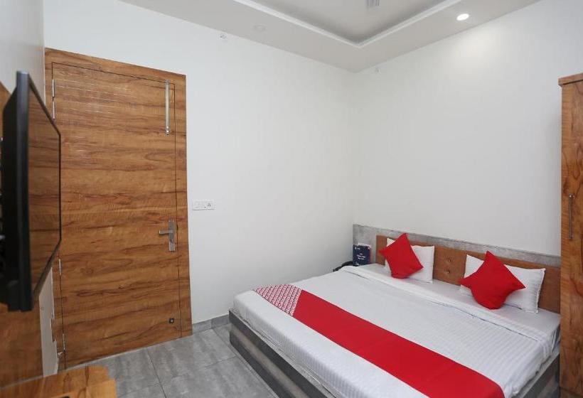 בית מלון כפרי Oyo 17312 Tandoori Veg