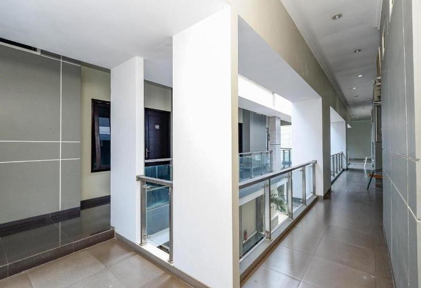 בית מלון כפרי Oyo 2028 Wisma Jepara