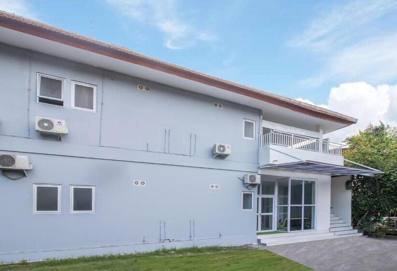 בית מלון כפרי Oyo 2270  Taman Wirama